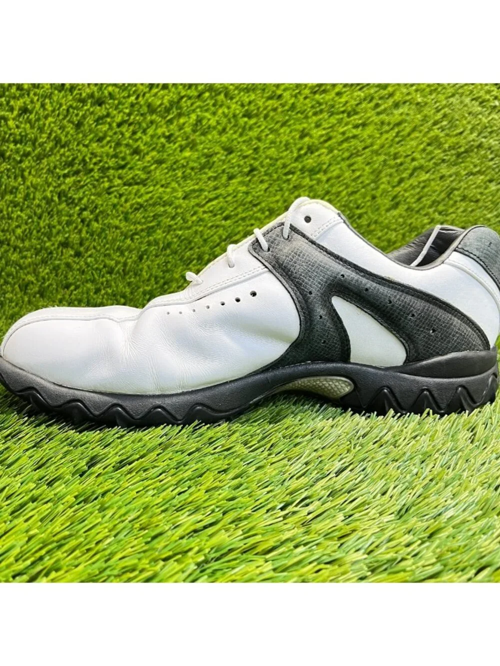 FootJoy Contour Series Mens Size 10 White Black Leather Outdoor Golf Cleats